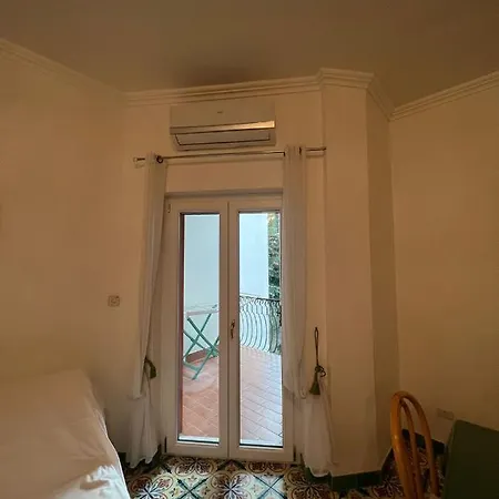 E Flat Park And Pool *