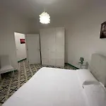 E Flat Park And Pool Holiday home *