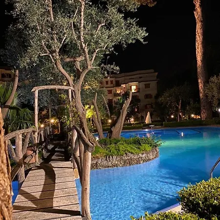 Nyaraló E Flat Park And Pool Sorrento