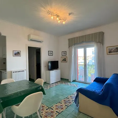 E Flat Park And Pool Holiday home *