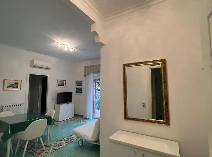 E Flat Park And Pool *