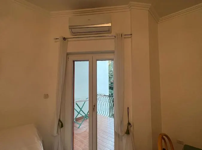 E Flat Park And Pool *